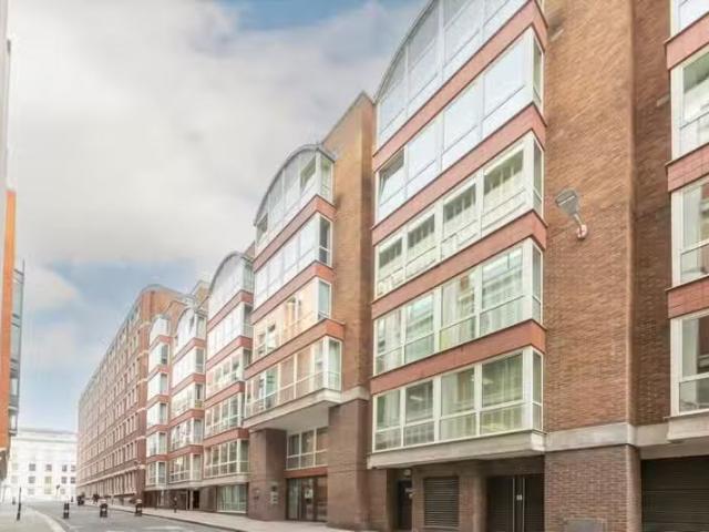 Studio flat for rent in Hosier Lane, City of London, EC1A