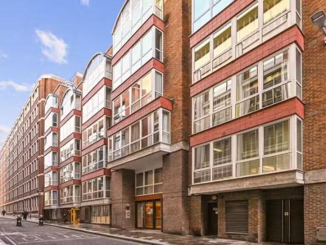 Studio flat for rent in Hosier Lane, City of London, EC1A