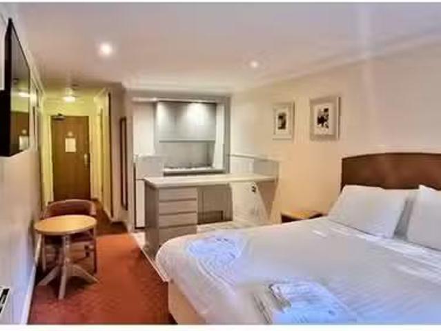 Studio flat for rent in Kegworth Hotel, Kegworth, DE74