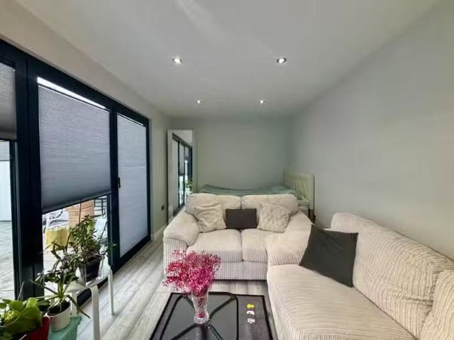 Studio flat for rent in Longshaw Road, London, London, E4