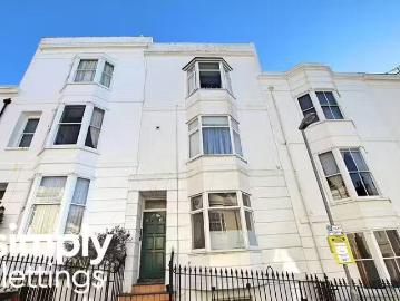 Studio flat for rent in Montpelier Street, Brighton, BN1