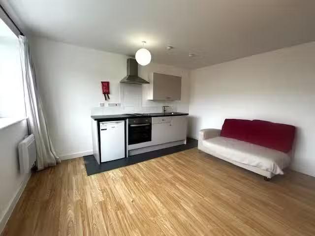 Studio flat for rent in Railway Road, Newhaven, BN9