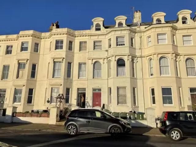 Studio flat for rent in South Terrace, Littlehampton, BN17