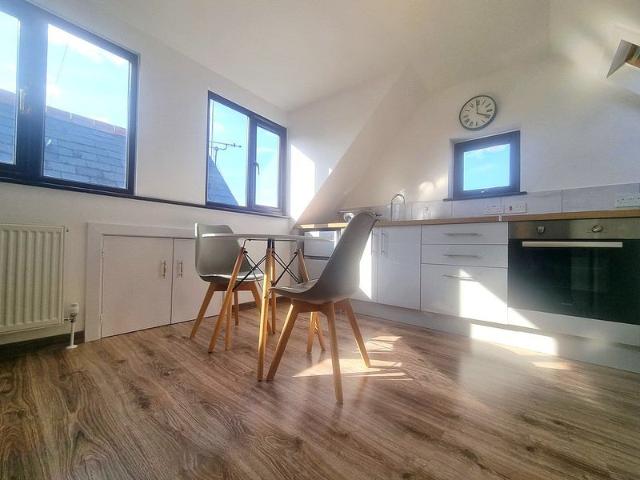 Studio Flat for Rent  Newmarket Available Now
