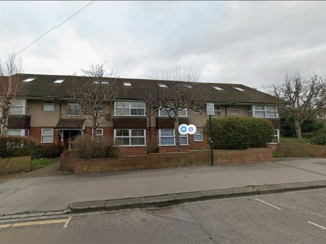 Studio Flat, Granville Gardens, SW16