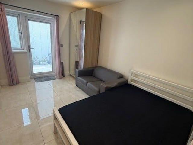 Studio Flat, Hamilton Avenue, IG6
