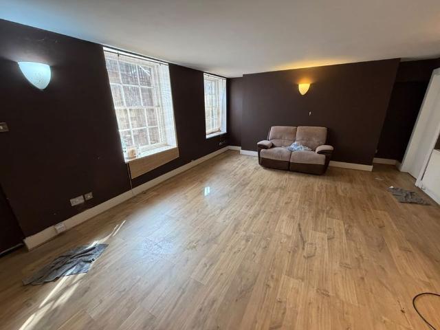 Studio Flat, Hamilton Square, CH41