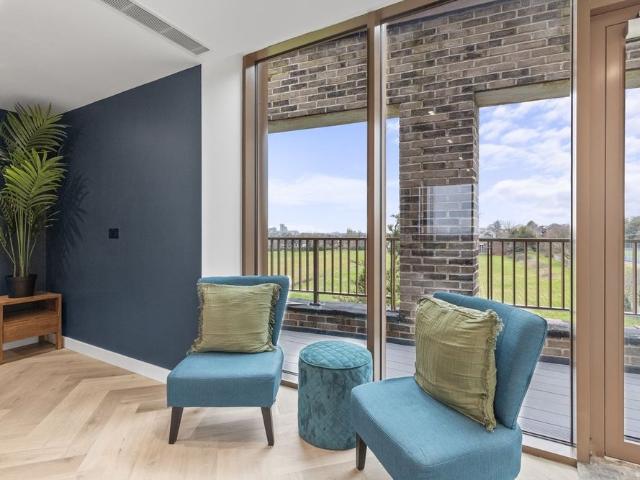 Studio Flat, Hanger Lane, W5