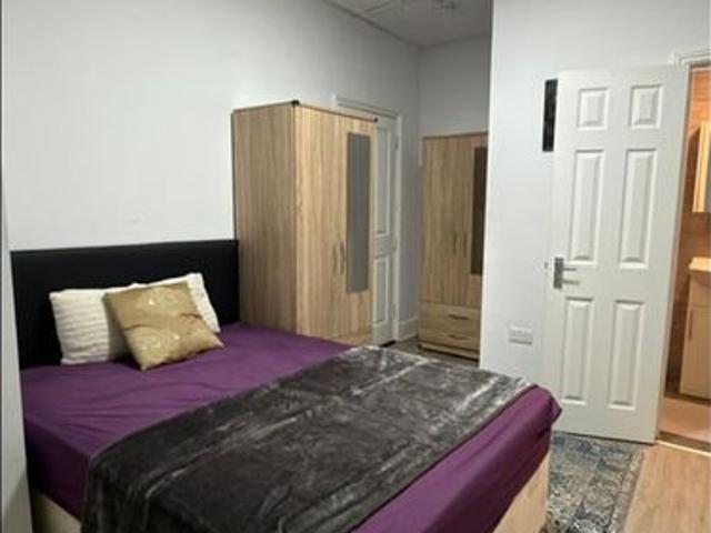 Studio Flat, Harlesden Road, NW10