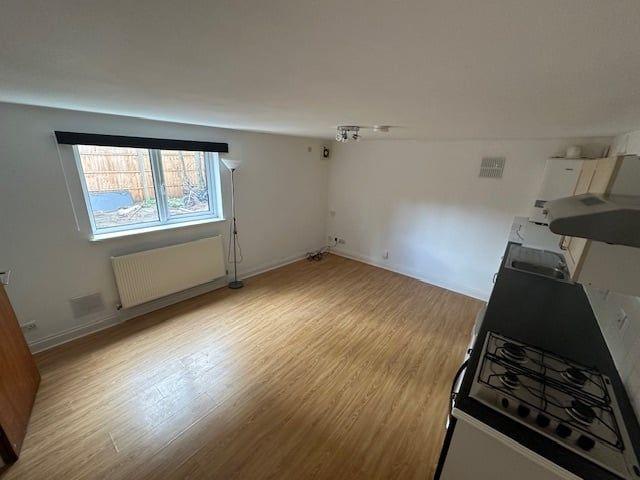 Studio Flat, Hermitage Road, N4
