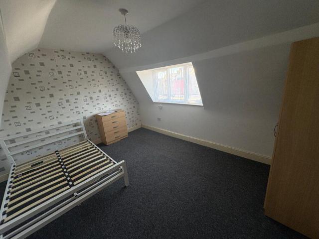 Studio Flat – High Road, Tottenham N17 Studio to rent £1,050 pcm £242 pw