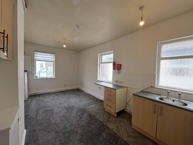 Studio Flat, Hill Street, FY4