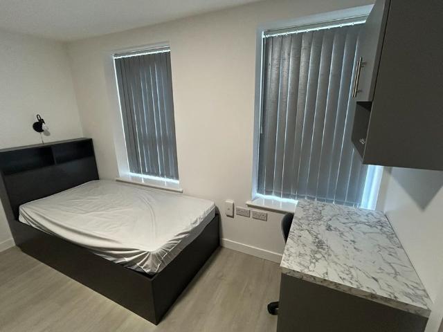 Studio Flat, Humphrey Road, M16