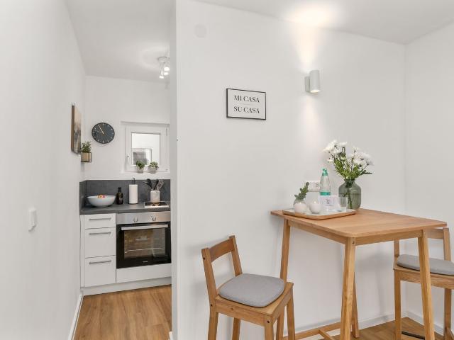 Studio flat in the city centre, Bremen Amsterdam Apartments for Rent
