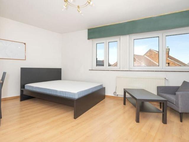 STUDIO FLAT IN A SHARED ACCOMMODATION