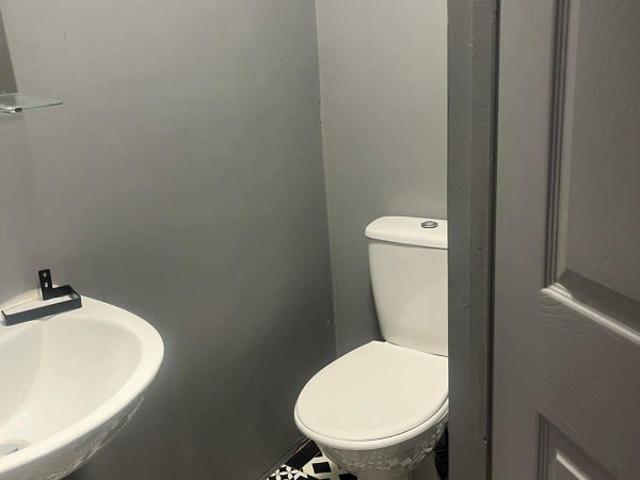 Studio Flat in HA37SY