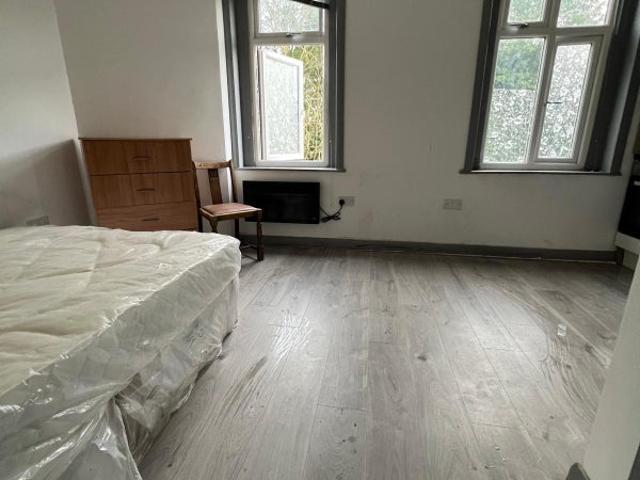 Studio Flat in Harrow HA1