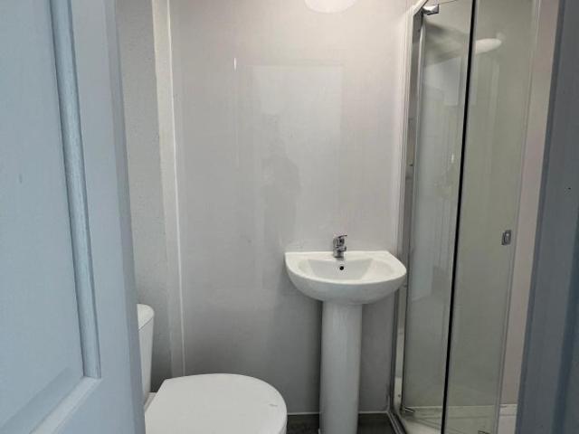 Studio Flat in London, Harrow HA35EU
