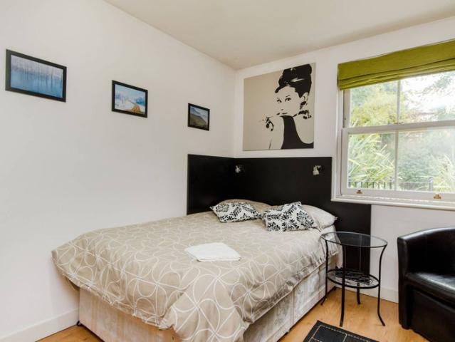 Studio Flat in London, NW3 Finchley Rd Near Escp