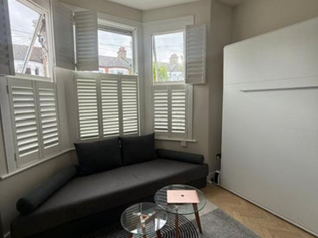 Studio Flat in NW10