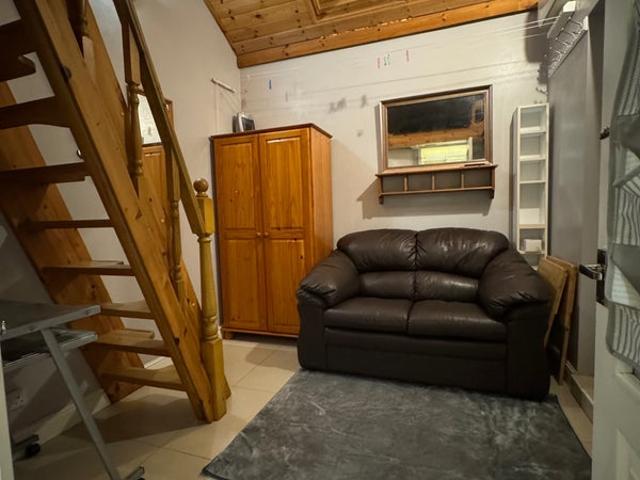 Studio flat in Orchard Park Cambridge