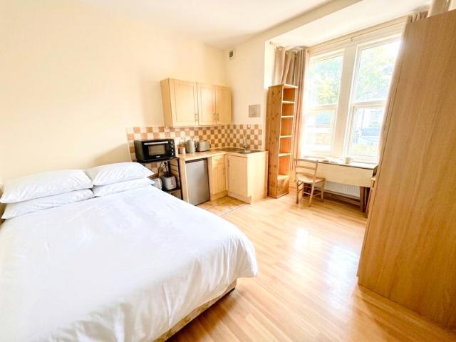 Studio flat in Shepherd’s Bush