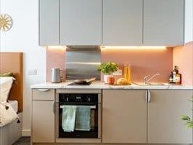 Studio Flat, King William St, M50