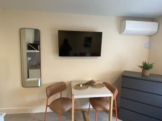 Studio Flat, London Road, CR7