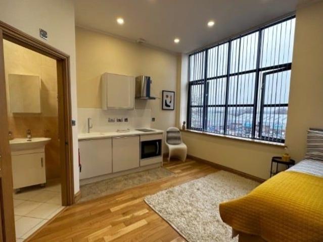 Studio Flat, Nottingham, NG7