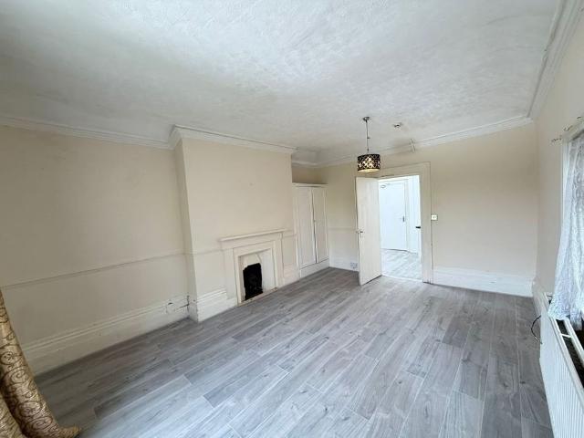 Studio Flat, Pownall Gardens, TW3
