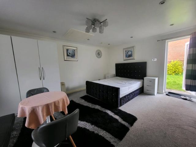 Studio Flat Self Contained Annex