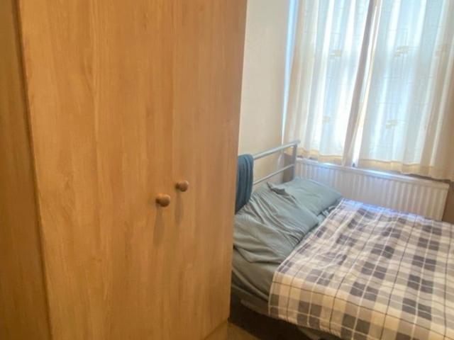 Studio Flat, Sheffield, S6