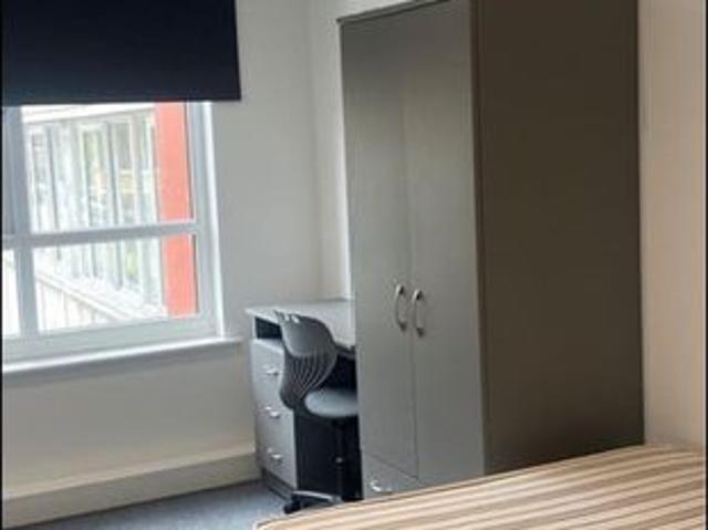 Studio Flat, Straits Parade, BS16