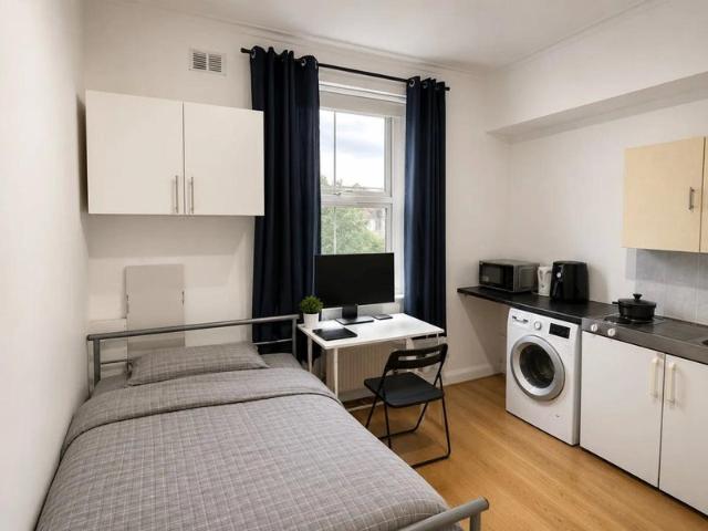 Studio Flat Stylish Kings Cross MUST LET!