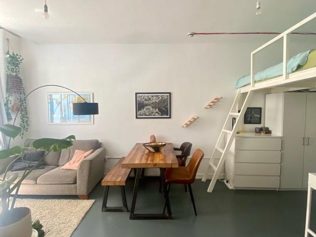 Studio Flat Sublet in Hackney Wick