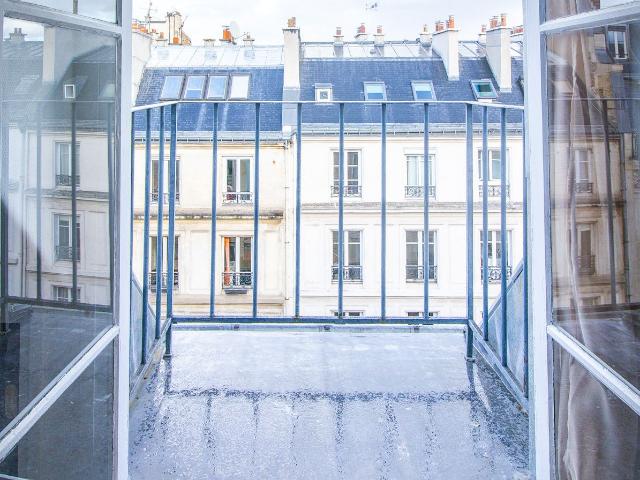 Studio FullEquiped 2 personnes avec balcon 17e, Paris Amsterdam Apartments for Rent