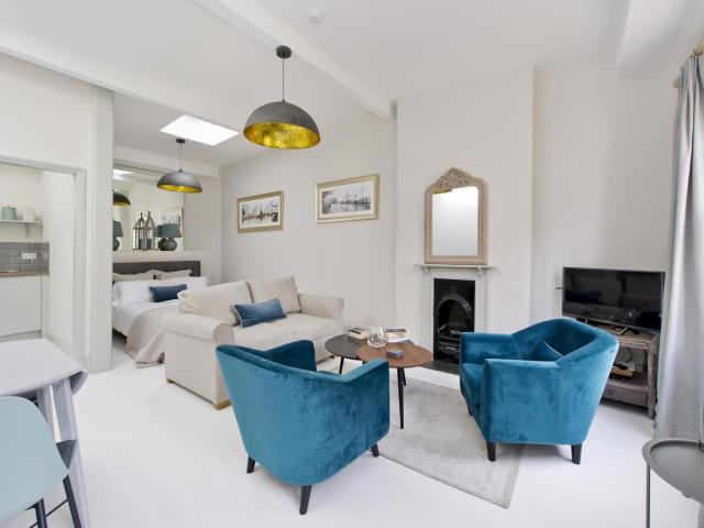 studio house to rent in kensington
