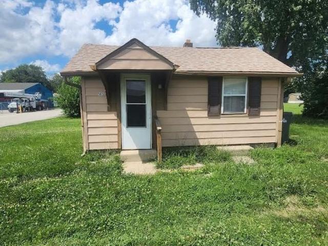 Studio Home for Rent at 565 S Webster Ave, Indianapolis, IN 46219 Irvington