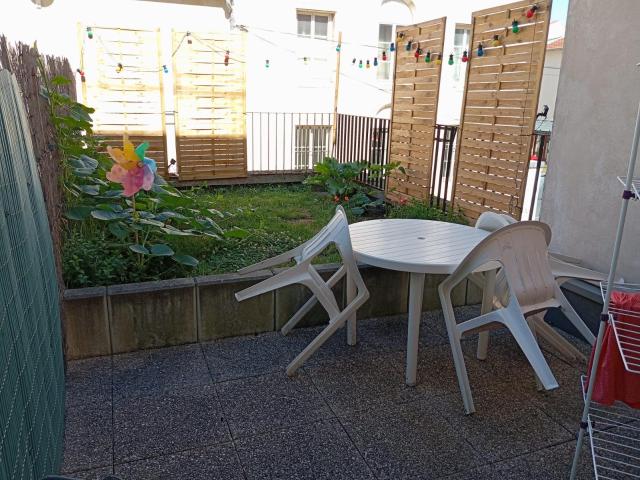 Studio hypercentre avec terrasse et jardin