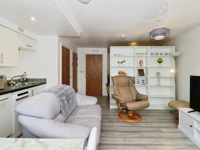 studio in 1 Grantham Apartments