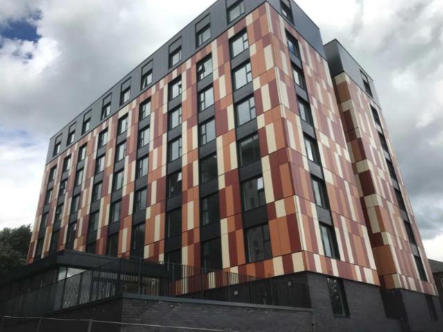 studio in Cardinal Court, Oldham, OL1 3FZ