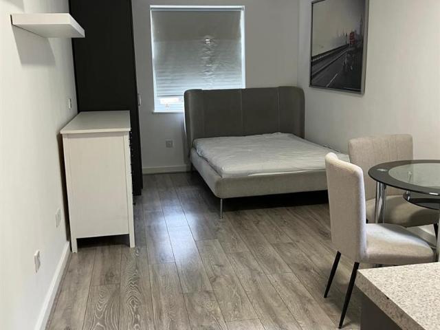 studio in Church Road, Hendon, London, NW4 4DU
