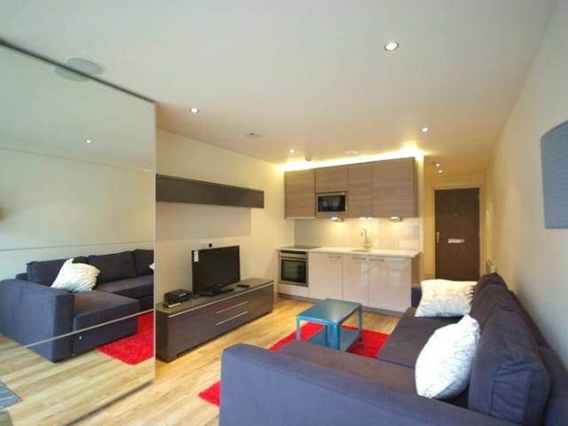 STUDIO in Chelsea Creek, bills included