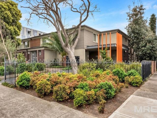 Studio in a Prime Caulfield North Location