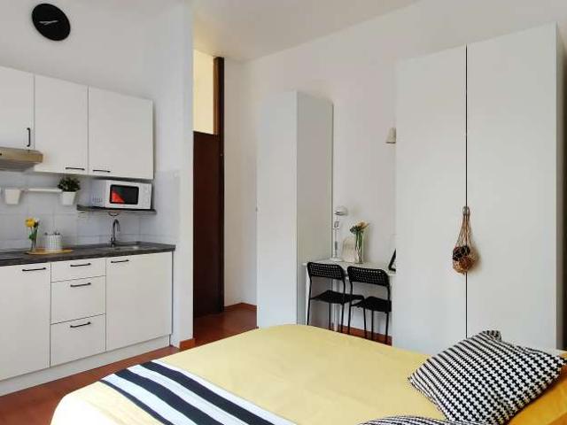 Studio in affitto a Bande Nere, Milano