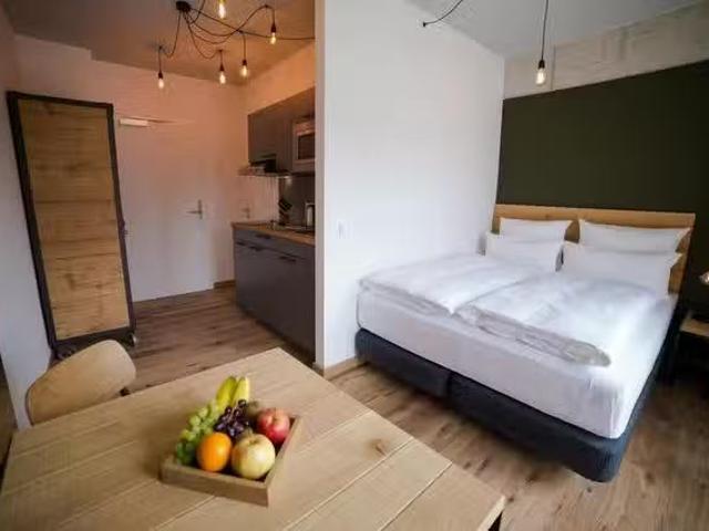 Studio in Augustusplatz, Mitte