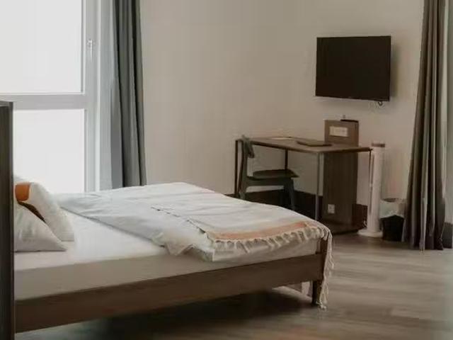 Studio in Borsigallee, Frankfurt Ost
