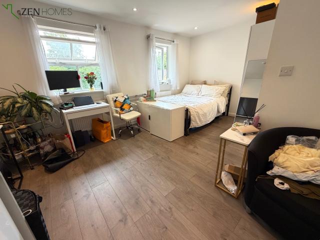 studio in Balmoral Avenue, London