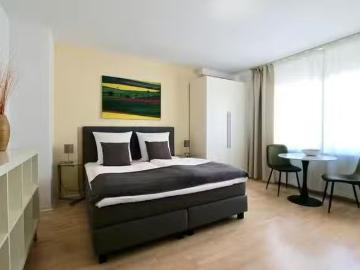 Studio in Bismarckstraße, Innenstadt