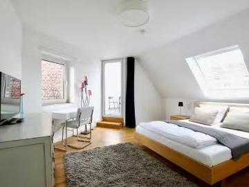 Studio in Bismarckstraße, Innenstadt